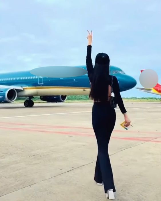 Nữ hành khách này đã bị Cục Hàng không ban hành quyết định cấm bay trong 6 tháng (từ ngày 17/8) vì có hành vi vi phạm khu vực hạn chế trong sân bay.