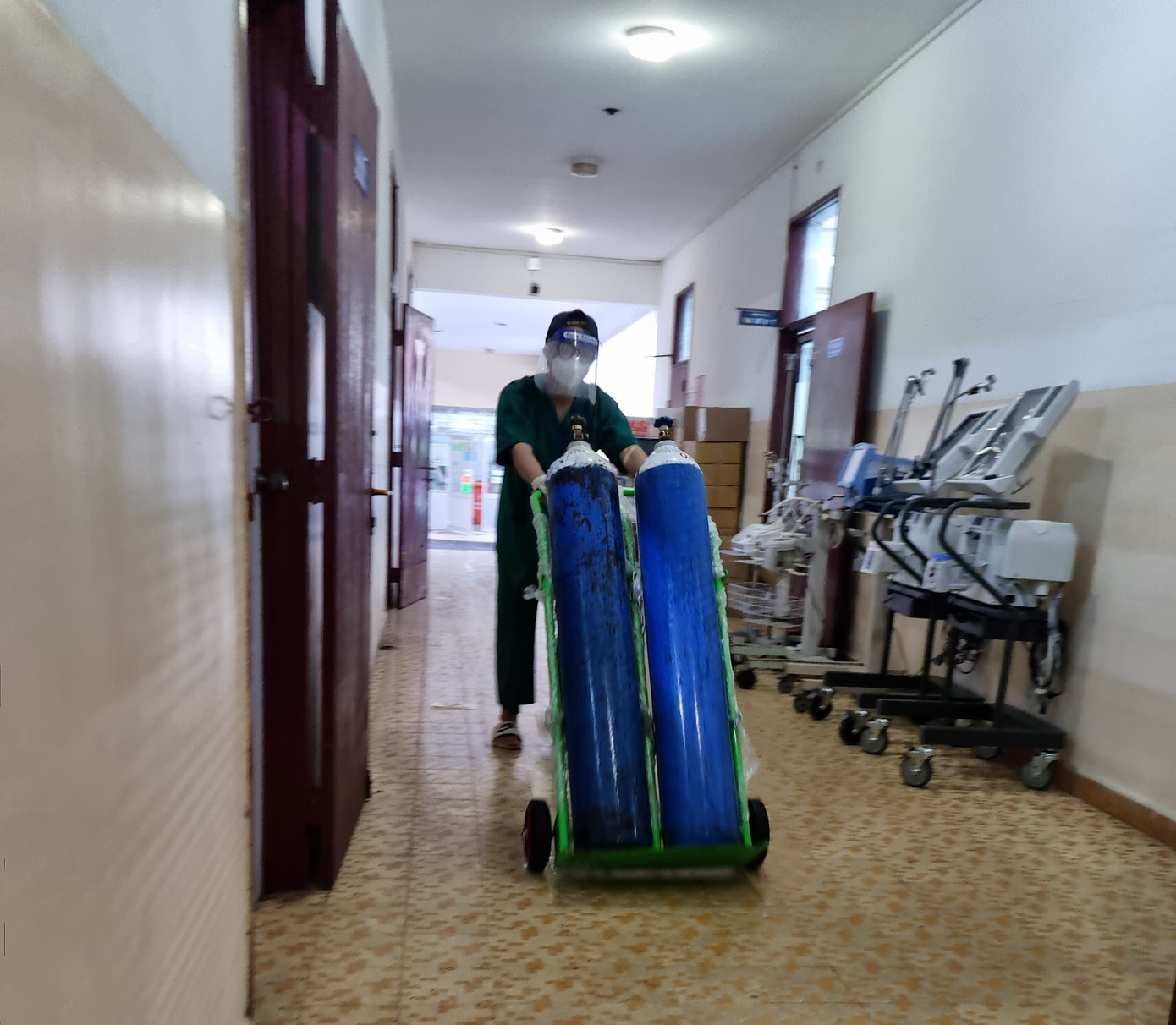 Anh Dương trong lúc làm nhiệm vụ. Anh Dương trong lúc làm nhiệm vụ.