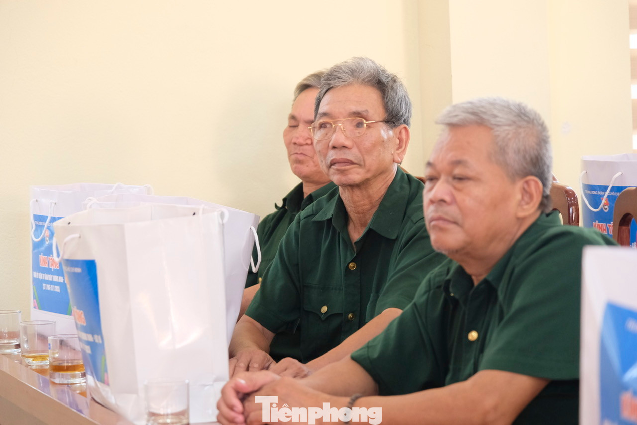 Thương bệnh binh tại Trung tâm điều dưỡng người có công Phú Thọ (xã Hà Thạch, thị xã Phú Thọ, tỉnh Phú Thọ). Thương bệnh binh tại Trung tâm điều dưỡng người có công Phú Thọ (xã Hà Thạch, thị xã Phú Thọ, tỉnh Phú Thọ).