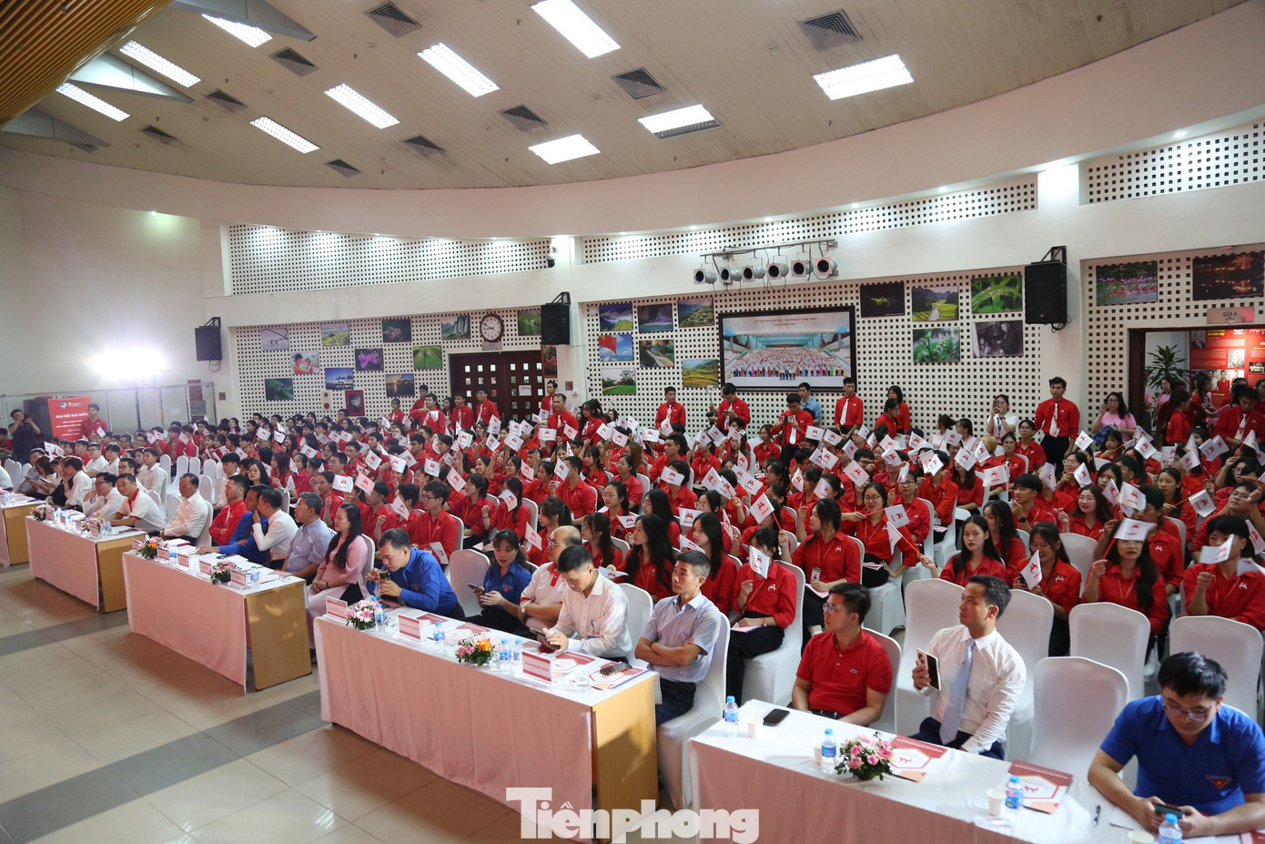 Toàn cảnh phiên làm việc thứ hai của Đại hội đại biểu Hội Thanh niên vận động hiến máu Hà Nội lần thứ VII, nhiệm kỳ 2024 - 2029. Toàn cảnh phiên làm việc thứ hai của Đại hội đại biểu Hội Thanh niên vận động hiến máu Hà Nội lần thứ VII, nhiệm kỳ 2024 - 2029.