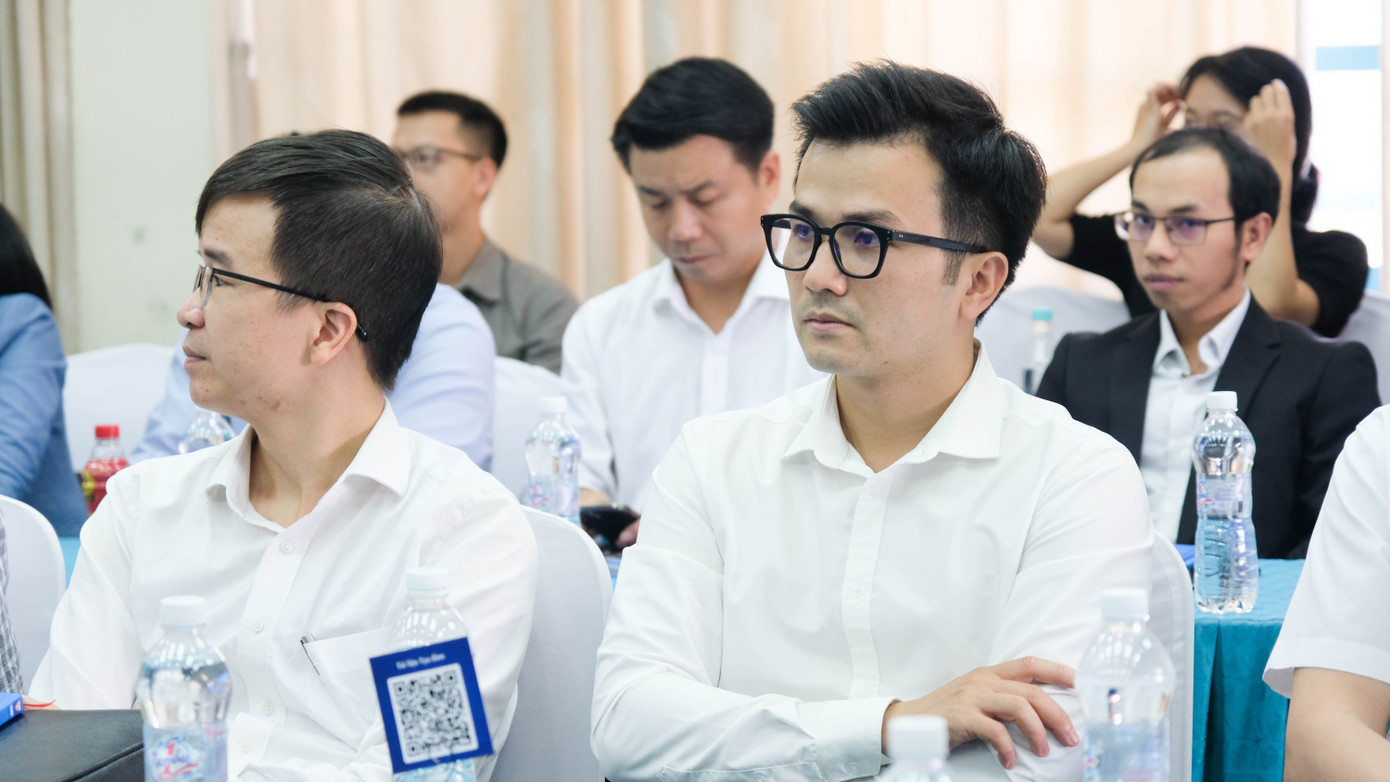 Toàn cảnh tọa đàm và các đại biểu tham dự tọa đàm. Ảnh: Châu Linh Toàn cảnh tọa đàm và các đại biểu tham dự tọa đàm. Ảnh: Châu Linh