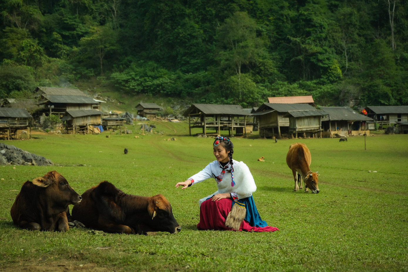 Hiện tại, Hang Táu đang dần được chuyển hướng làm du lịch nhưng vẫn chưa có nhiều du khách biết đến bởi chưa được định vị rõ trên Google Maps và đường di chuyển chưa thuận lợi. Trong tương lai, địa điểm này hứa hẹn sẽ thu hút nhiều du khách đam mê trải nghiệm và thích tìm về nơi yên bình thư giãn. Ảnh: Đỗ Tú