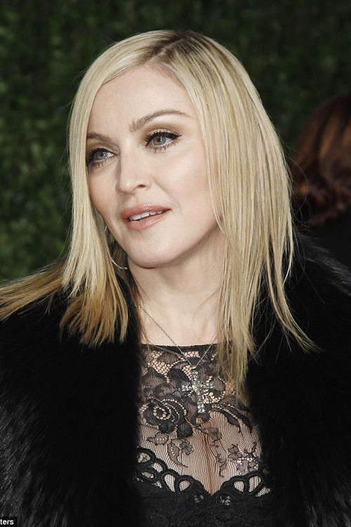 Madonna quá xinh đẹp so với độ tuổi 52