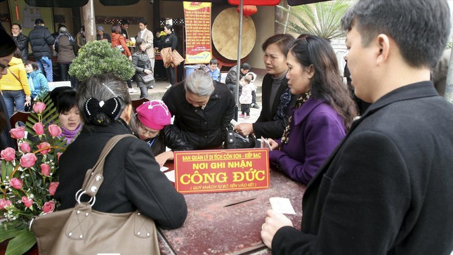 Nơi ghi nhận công đức do Ban quản lý di tích Côn Sơn - Kiếp Bạc (Ảnh: Mạnh Thắng).