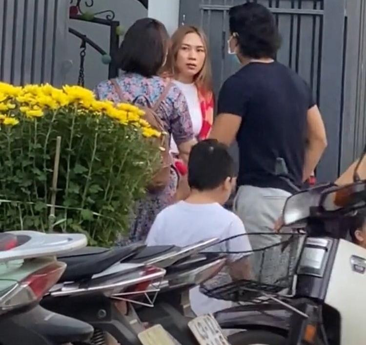 Mai Tài Phến xuất hiện ở quê nhà của Mỹ Tâm ngày giáp Tết. Mai Tài Phến xuất hiện ở quê nhà của Mỹ Tâm ngày giáp Tết.