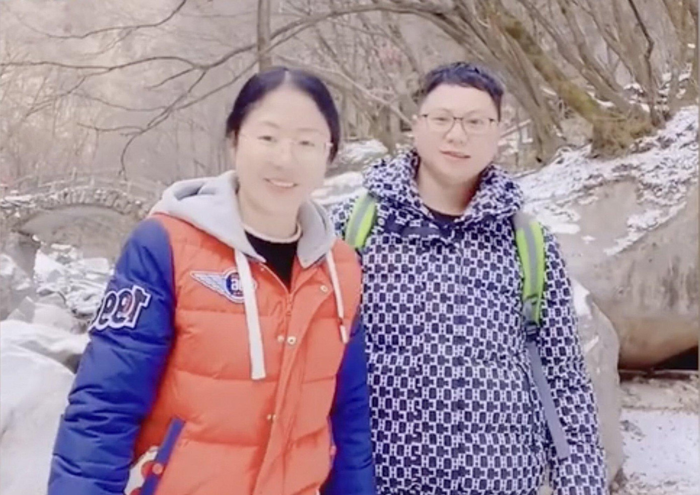 Xiaoqing và Fei nên duyên nhờ tình huống khó xử. Ảnh: SCMP