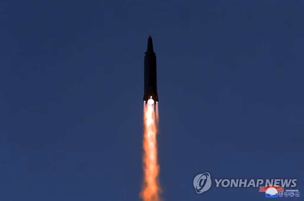 Tên lửa được Triều Tiên phóng thử hôm 11/1. Ảnh: Yonhap Tên lửa được Triều Tiên phóng thử hôm 11/1. Ảnh: Yonhap