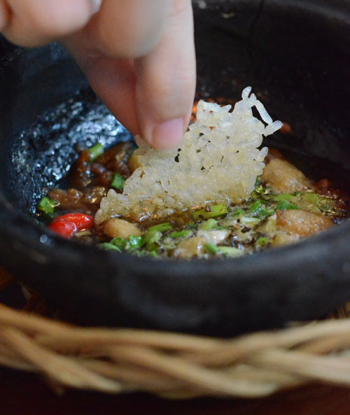  Cơm cháy kho quẹt đậm chất miền Tây. Ảnh: Shironeko