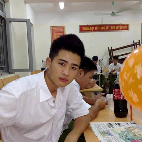 Cảnh sát Trần Hoàng Nhật trong giờ nghỉ