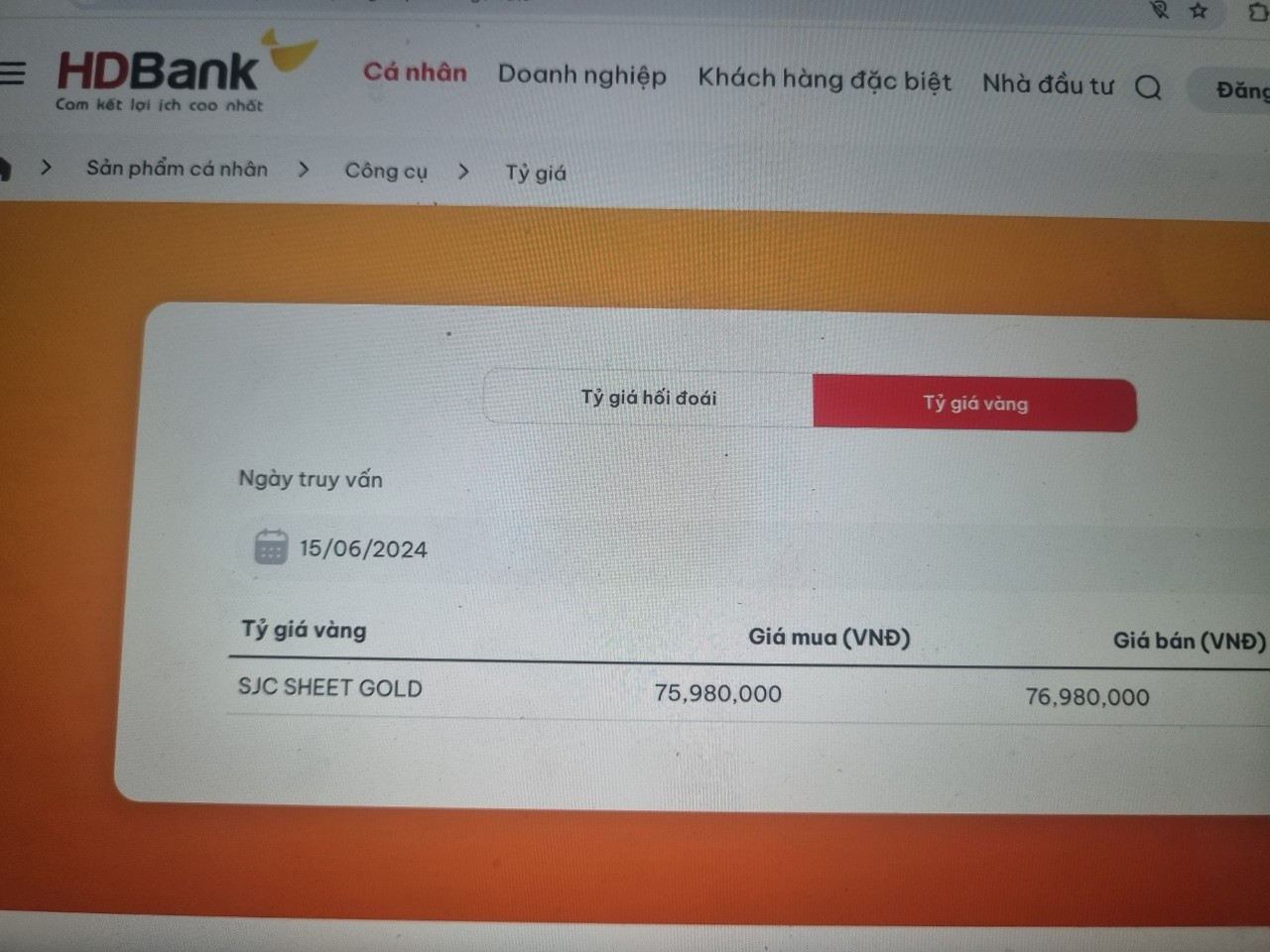 Giá vàng miếng SJC của Ngân hàng HDbank ngày 15/6 giảm về đúng giá các ngân hàng quốc doanh bán (ảnh: Ngọc Mai). Giá vàng miếng SJC của Ngân hàng HDbank ngày 15/6 giảm về đúng giá các ngân hàng quốc doanh bán (ảnh: Ngọc Mai).