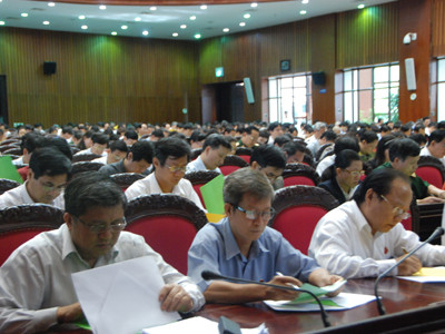 Lấy phiếu tín nhiệm tại hội trường