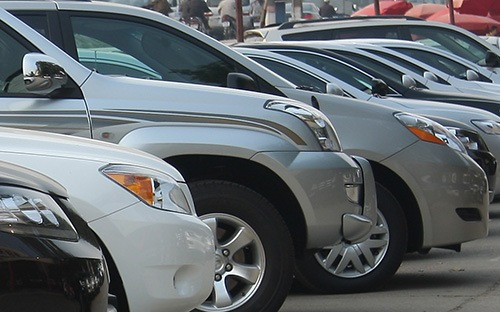 Theo chu kỳ và tính chất mùa vụ, lượng ôtô bán ra thị trường 3 tháng cuối năm dương lịch hằng năm luôn tăng dần và kết thúc quãng tăng vào tháng 2 năm sau (thường rơi đúng vào thời điểm nghỉ Tết Nguyên đán)