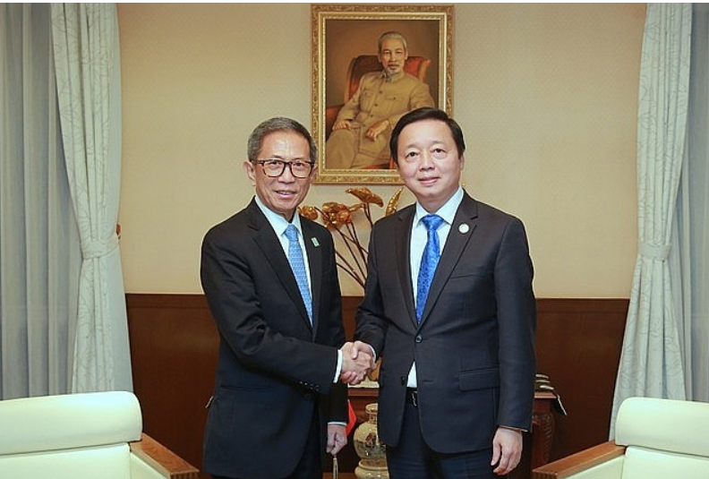 Chiều 4/3, nhân dịp dự Hội nghị Bộ trưởng về “Cộng đồng phát thải bằng 0 châu Á” (AZEC) tại Tokyo, Nhật Bản, Phó Thủ tướng Trần Hồng Hà đã tiếp Bộ trưởng Bộ Năng lượng Philippines Raphael Perpetuo M. Lotilla.