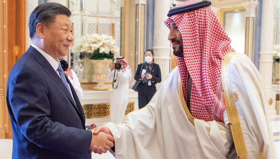 Thái tử kế vị Ả-rập Xê-út Mohammed Bin Salman đón Chủ tịch Trung Quốc Tập Cận Bình thăm tháng 12/2022. (Ảnh: Reuters) Thái tử kế vị Ả-rập Xê-út Mohammed Bin Salman đón Chủ tịch Trung Quốc Tập Cận Bình thăm tháng 12/2022. (Ảnh: Reuters)