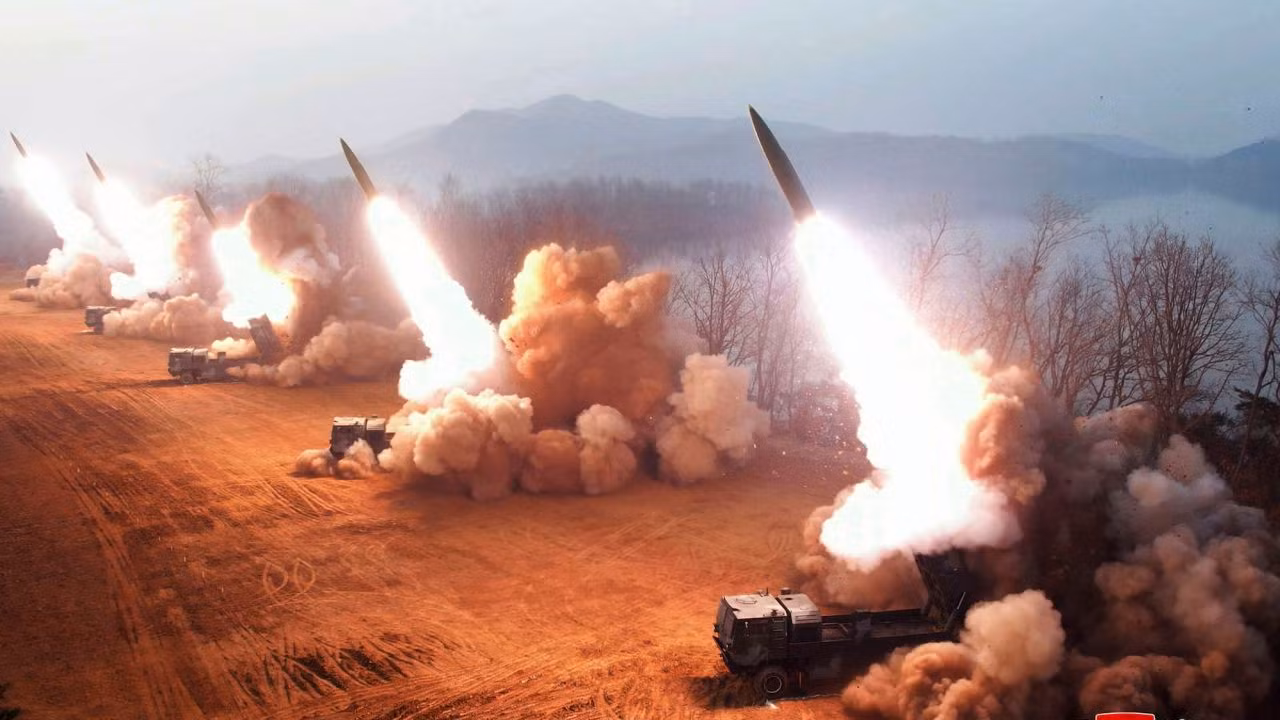 Hình ảnh Triều Tiên phóng ít nhất sáu tên lửa, ngày 9/3. (Ảnh: KCNA) Hình ảnh Triều Tiên phóng ít nhất sáu tên lửa, ngày 9/3. (Ảnh: KCNA)