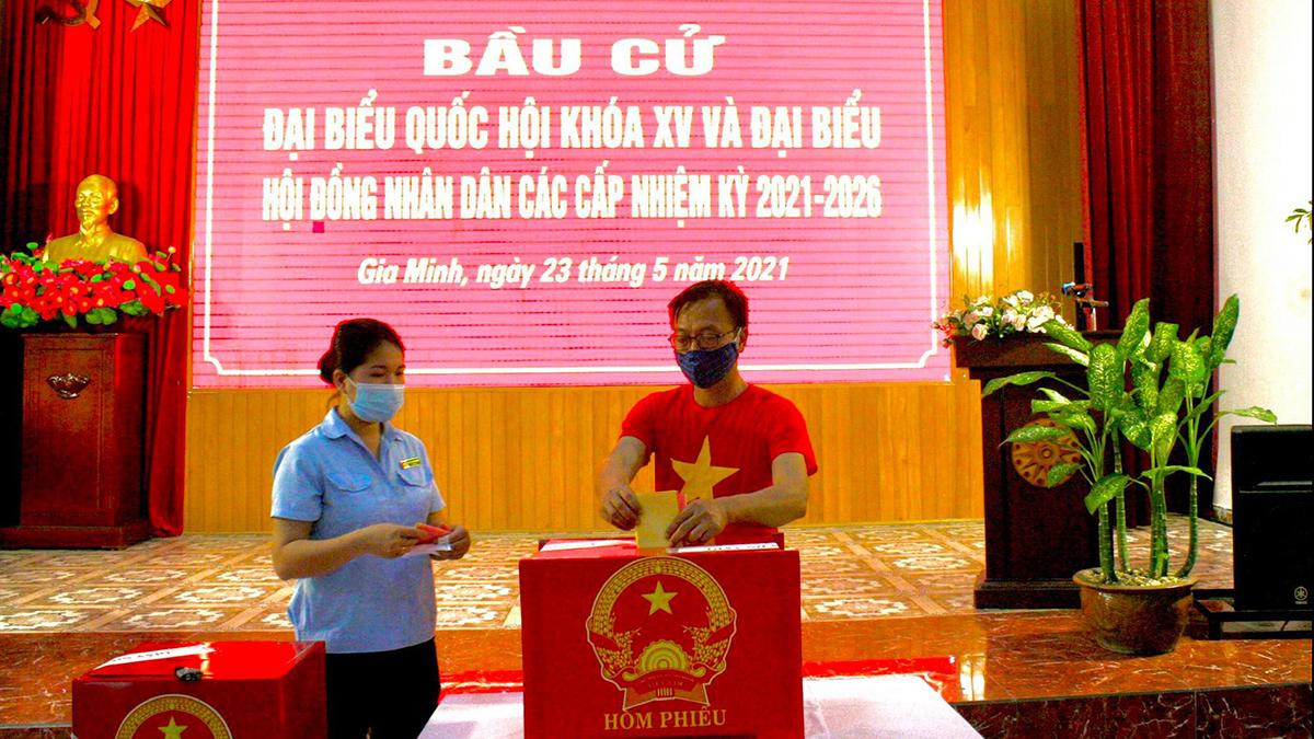 Những lá phiếu bầu cử trong Cơ sở cai nghiện Gia Minh, Hải Phòng. Những lá phiếu bầu cử trong Cơ sở cai nghiện Gia Minh, Hải Phòng.