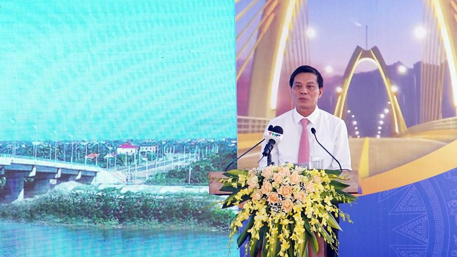 Ông Nguyễn Văn Tùng - Chủ tịch UBND TP Hải Phòng phát biểu tại lễ khánh thành cầu Quang Thanh. Ông Nguyễn Văn Tùng - Chủ tịch UBND TP Hải Phòng phát biểu tại lễ khánh thành cầu Quang Thanh.