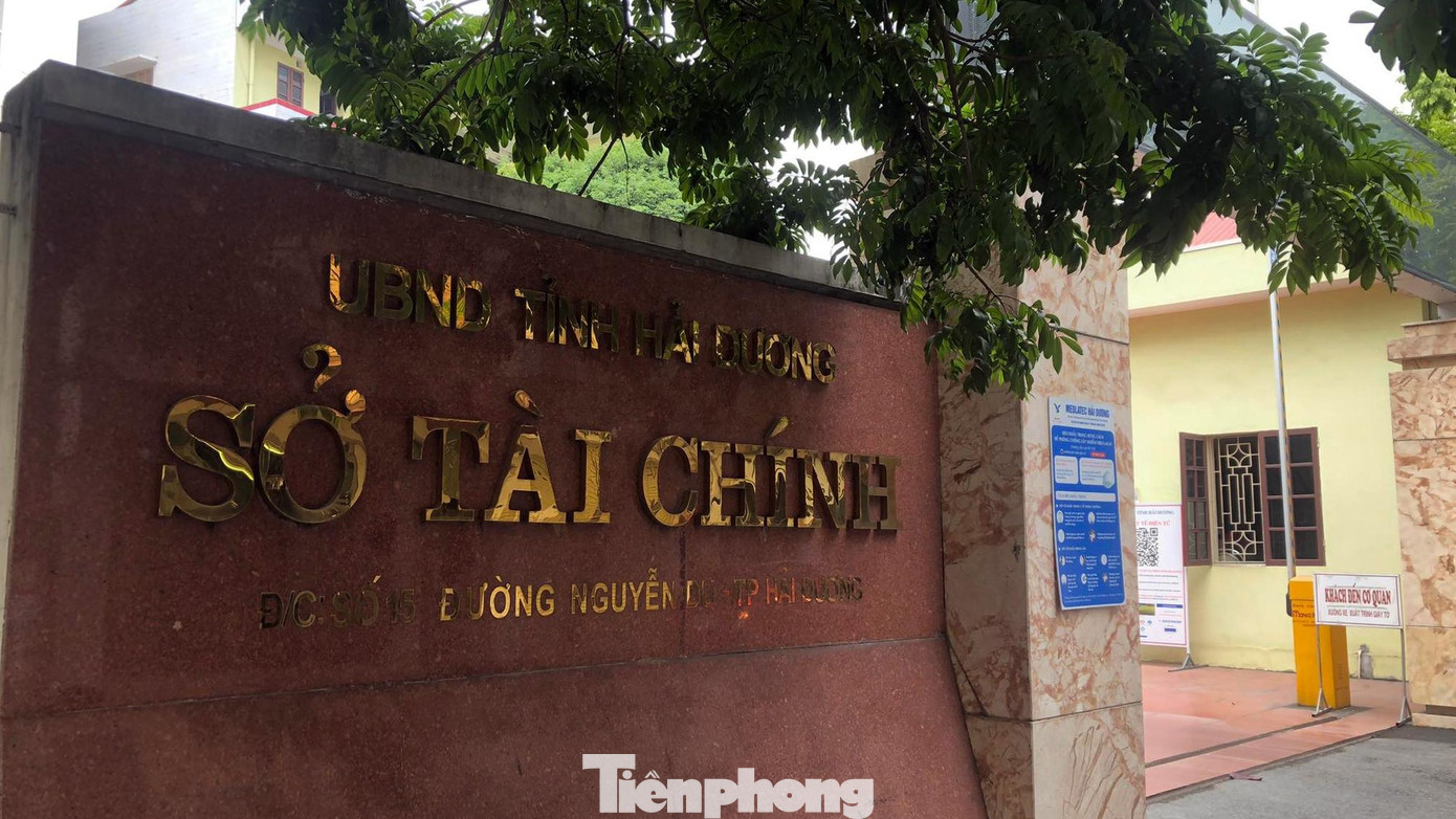 Ban Thường vụ Tỉnh ủy Hải Dương yêu cầu làm rõ trách nhiệm tập thể, cá nhân Sở Tài chính liên quan vụ việc xảy ra tại CDC tỉnh. Ban Thường vụ Tỉnh ủy Hải Dương yêu cầu làm rõ trách nhiệm tập thể, cá nhân Sở Tài chính liên quan vụ việc xảy ra tại CDC tỉnh.