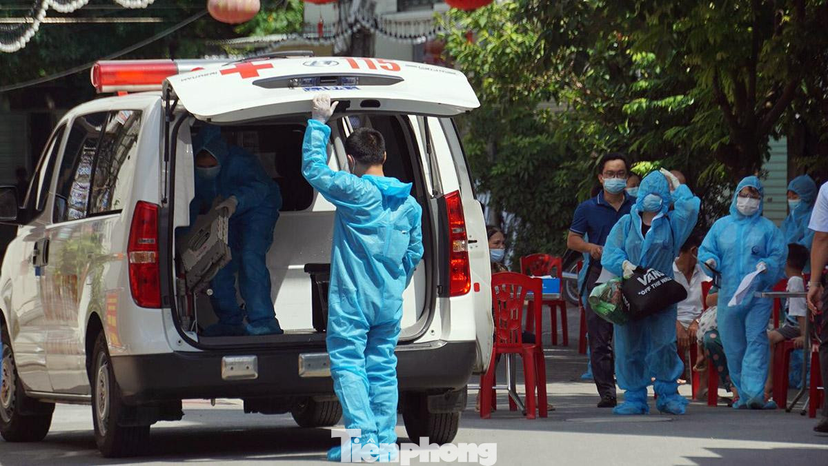 Lực lượng y tế Hải Phòng triển khai các biện pháp phòng chống dịch.