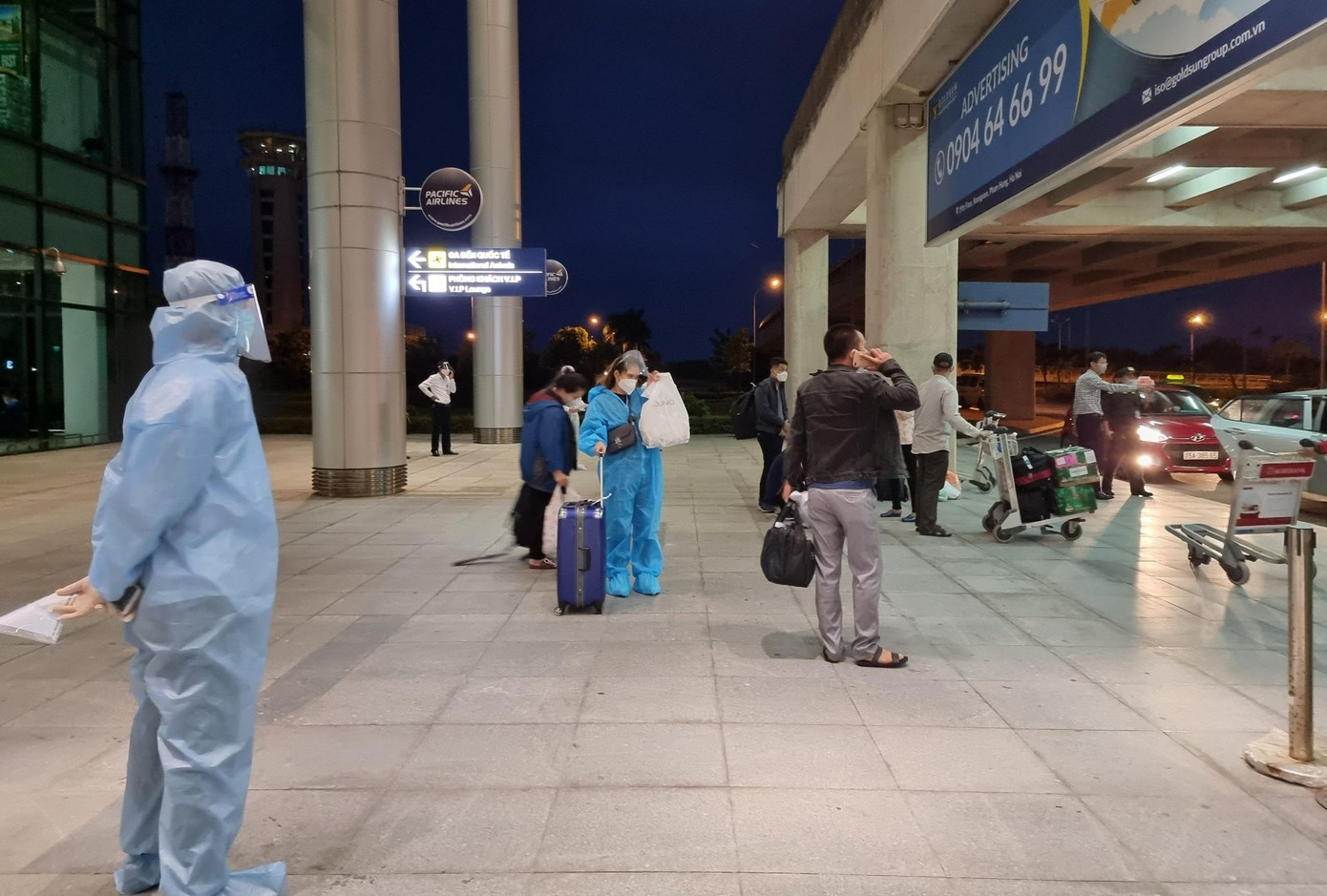 Trước đó, ngày 11/10 TP Hải Phòng mở lại các chuyến bay thương mại nội địa đi, đến Cảng hàng không quốc tế Cát Bi.