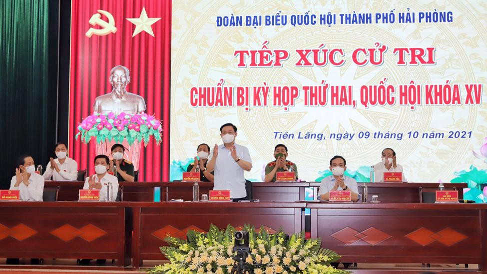 Chủ tịch Quốc hội Vương Đình Huệ trong buổi tiếp xúc cử tri huyện Tiên Lãng (TP Hải Phòng).
