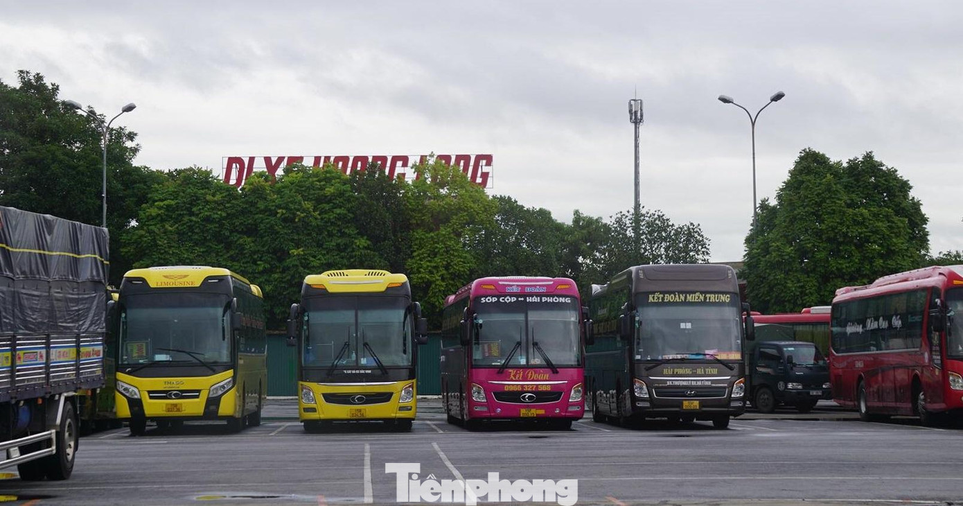 Theo ông Phạm Hải Tuấn, dù Sở GTVT Hải Phòng đã có hướng dẫn thí điểm vận tải hành khách trở lại, tuy nhiên, các tuyến Hải Phòng đi Hà Nội, Nghệ An, Hà Tĩnh vẫn chưa thể hoạt động trở lại. Các đơn vị phải sửa sang phương tiện, kêu gọi lao động trở lại làm việc.