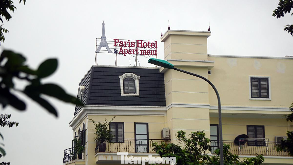 Khách sạn Paris, nơi hai cô gái về từ Campuchia từng lưu trú các ngày 23-25/3. Trong khoảng thời gian này, khách sạn có một số khách lưu trú khác.