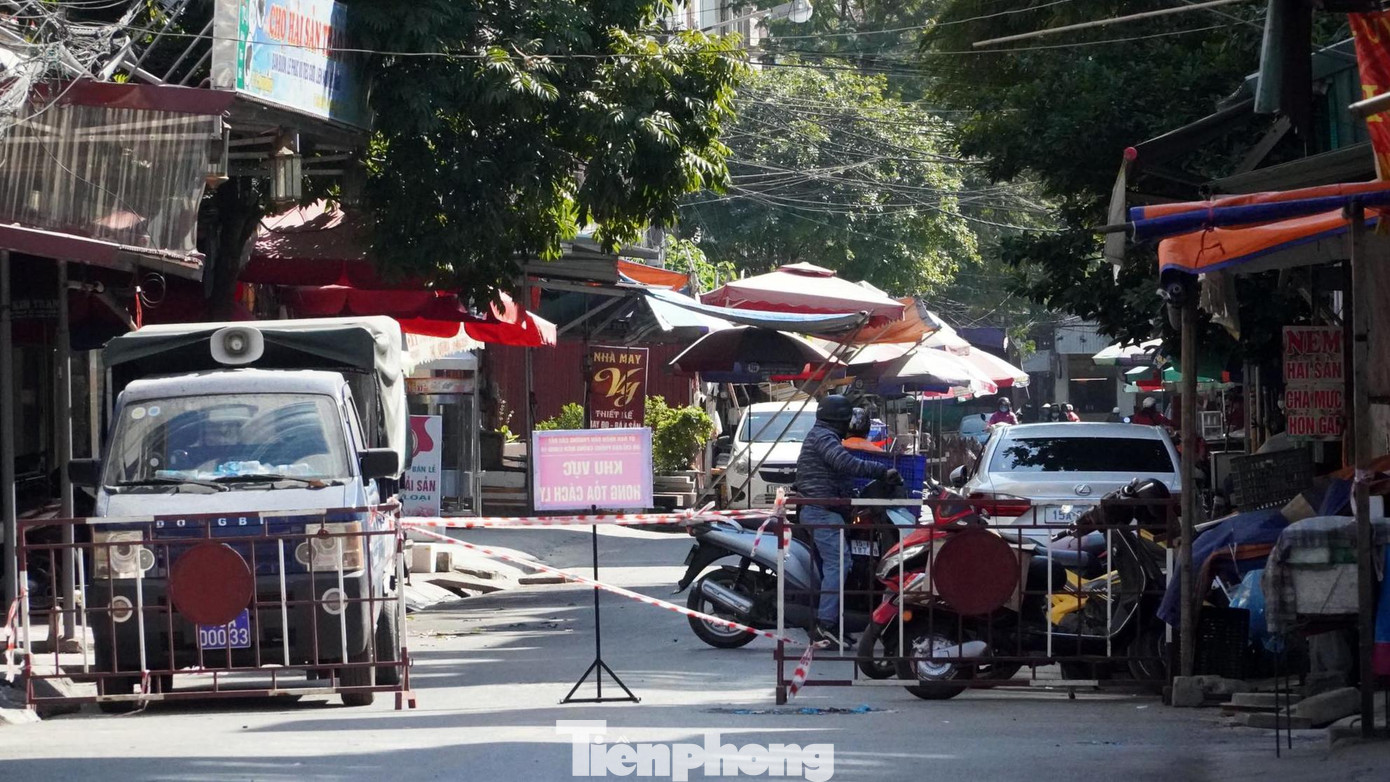 Tính từ 27/4 đến nay, TP Hải Phòng ghi nhận tổng số 1.209 ca mắc COVID-19, trong đó có 210 học sinh. Thành phố đã tổ chức tiêm chủng hơn 2,7 triệu mũi vắc xin (trong đó hơn 1,57 triệu mũi 1 và hơn 1,15 triệu mũi 2).