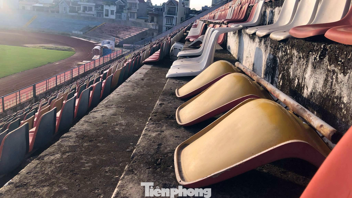 Theo phương án cải tạo, TP Hải Phòng dùng 33,6 tỷ đồng ngân sách để cải tạo nhiều hạng mục xuống cấp như: cải tạo, sửa chữa khán đài A-B-C-D; lắp đặt hệ thống PCCC, cải tạo cổng chính, tường rào, cải tạo đường chạy điền kinh... TP Hải Phòng giao Sở Văn hóa - Thể thao - du lịch làm chủ đầu tư.