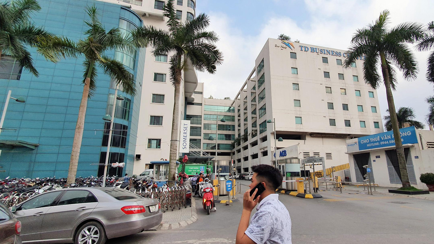 Tòa chung cư TD Plaza Hải Phòng nhìn từ bãi gửi xe.