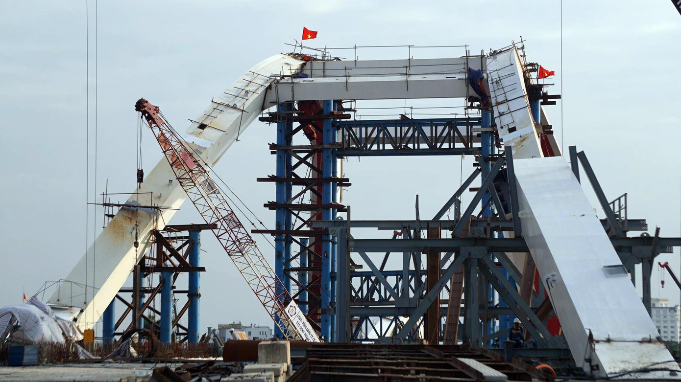 Đây là công trình giao thông cấp đặc biệt. Sau hơn 1 năm thi công thần tốc, hiện cầu Rào đang được Ban QLDA đầu tư xây dựng các công trình giao thông Hải Phòng gấp rút thi công hoàn thiện để chuẩn bị thông xe đầu năm 2022.