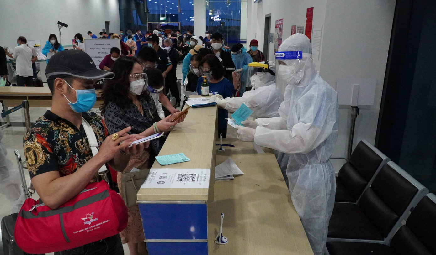 Hải Phòng thực hiện quy trình phòng chống biến thể Omicron tại Cảng Hàng không quốc tế Cát Bi. Hải Phòng thực hiện quy trình phòng chống biến thể Omicron tại Cảng Hàng không quốc tế Cát Bi.