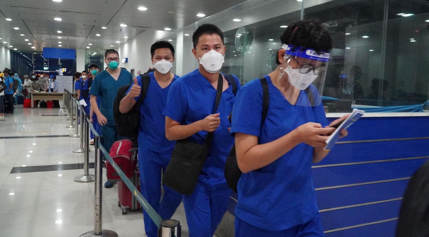 Đoàn các bác sỹ Bệnh viện Bưu Điện trở về Hải Phòng sau khi hoàn thành nhiệm vụ hỗ trợ TPHCM phòng chống dịch.