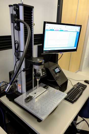 Bên trong trung tâm thử nghiệm độ bền iPhone 6 ảnh 4