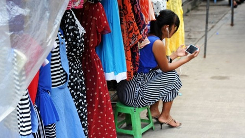 Cơn sốt điện thoại di động ở Myanmar ảnh 2