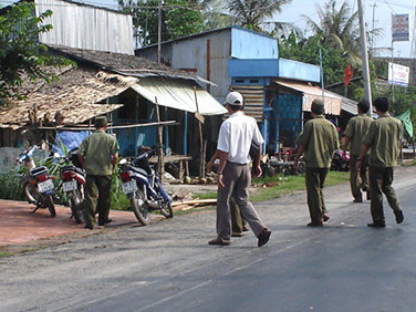 Việc kiểm tra gắt gao, kiểm soát chặt chẽ khiến tình trạng mua bán dâm ở Vĩnh Quy giảm hẳn. 