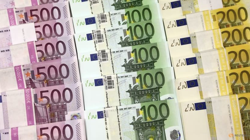 Ngày 4/10, cảnh sát Ý bắt giữ 33 đối tượng trong chiến dịch truy quét mới nhằm vào mạng lưới môi giới tiền của người Trung Quốc. Nhóm này bị cáo buộc rửa hơn 50 triệu euro (52,5 triệu USD) từ các nhóm buôn bán ma túy, bao gồm cả mafia 'Ndrangheta. Ngày 4/10, cảnh sát Ý bắt giữ 33 đối tượng trong chiến dịch truy quét mới nhằm vào mạng lưới môi giới tiền của người Trung Quốc. Nhóm này bị cáo buộc rửa hơn 50 triệu euro (52,5 triệu USD) từ các nhóm buôn bán ma túy, bao gồm cả mafia 'Ndrangheta.