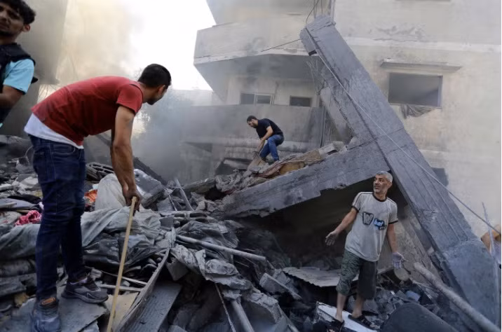 Người dân trên Dải Gaza đang sống trong cảnh bị phong tỏa toàn diện. (Ảnh: AP)
