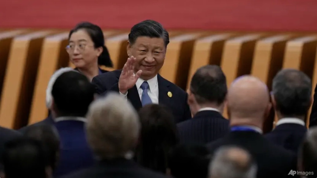 Chủ tịch Trung Quốc Tập Cận Bình vẫy chào các quan khách dự diễn đàn Vành đai và Con đường tại Bắc Kinh, ngày 18/10. (Ảnh: AP) Chủ tịch Trung Quốc Tập Cận Bình vẫy chào các quan khách dự diễn đàn Vành đai và Con đường tại Bắc Kinh, ngày 18/10. (Ảnh: AP)