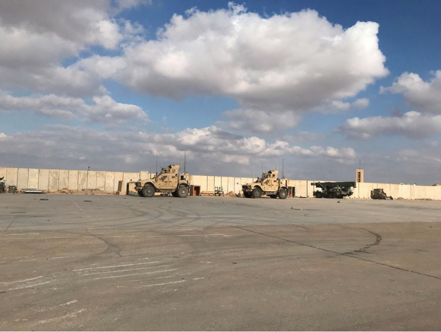 Xe quân sự của Mỹ tại căn cứ không quân al-Asad ở tỉnh Anbar, Iraq. (Ảnh: Reuters) Xe quân sự của Mỹ tại căn cứ không quân al-Asad ở tỉnh Anbar, Iraq. (Ảnh: Reuters)