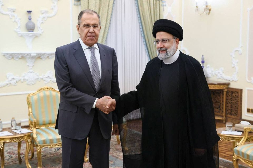 Ngoại trưởng Nga Sergei Lavrov trong cuộc hội kiến Tổng thống Iran Ebrahim Raisi ngày 23/10. (Ảnh: BNG Nga) Ngoại trưởng Nga Sergei Lavrov trong cuộc hội kiến Tổng thống Iran Ebrahim Raisi ngày 23/10. (Ảnh: BNG Nga)