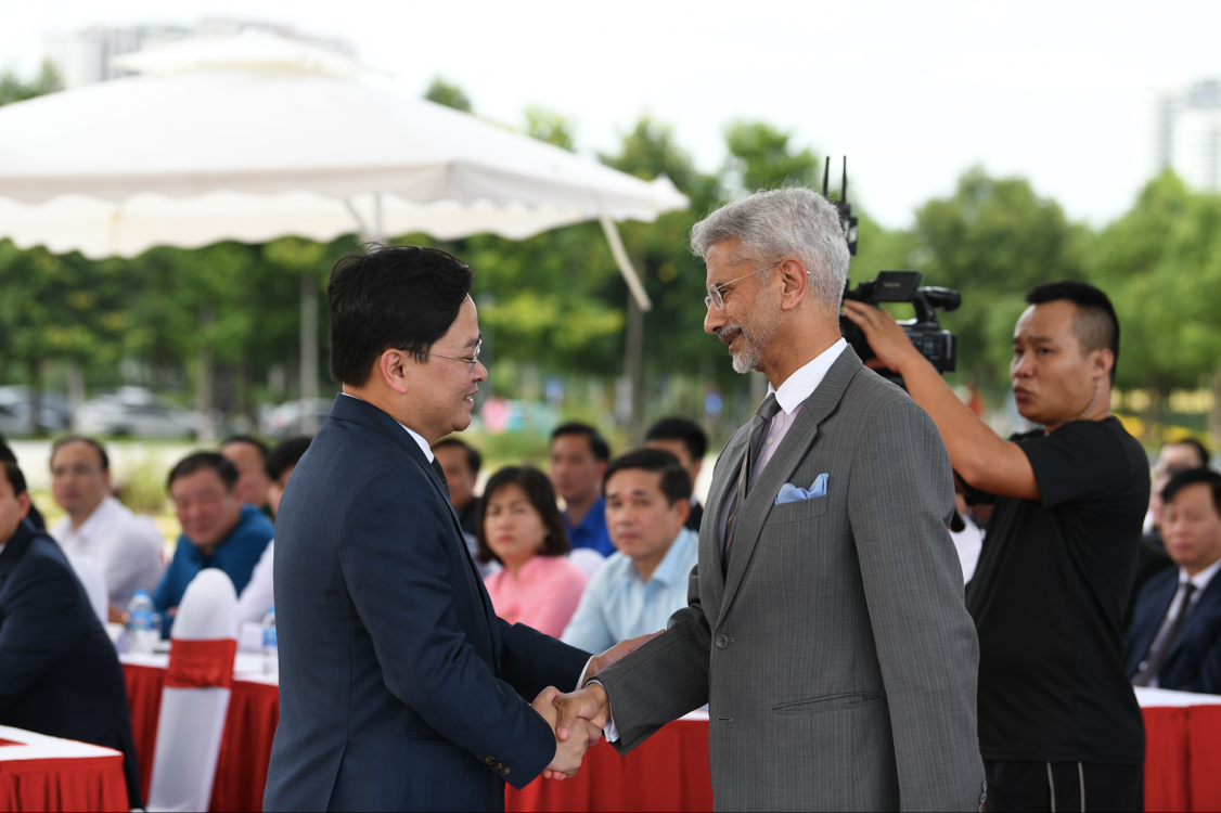 Bộ trưởng Ngoại giao Ấn Độ S. Jaishankar và Bí thư Tỉnh uỷ Bắc Ninh Nguyễn Anh Tuấn. (Ảnh: Như Ý) Bộ trưởng Ngoại giao Ấn Độ S. Jaishankar và Bí thư Tỉnh uỷ Bắc Ninh Nguyễn Anh Tuấn. (Ảnh: Như Ý)