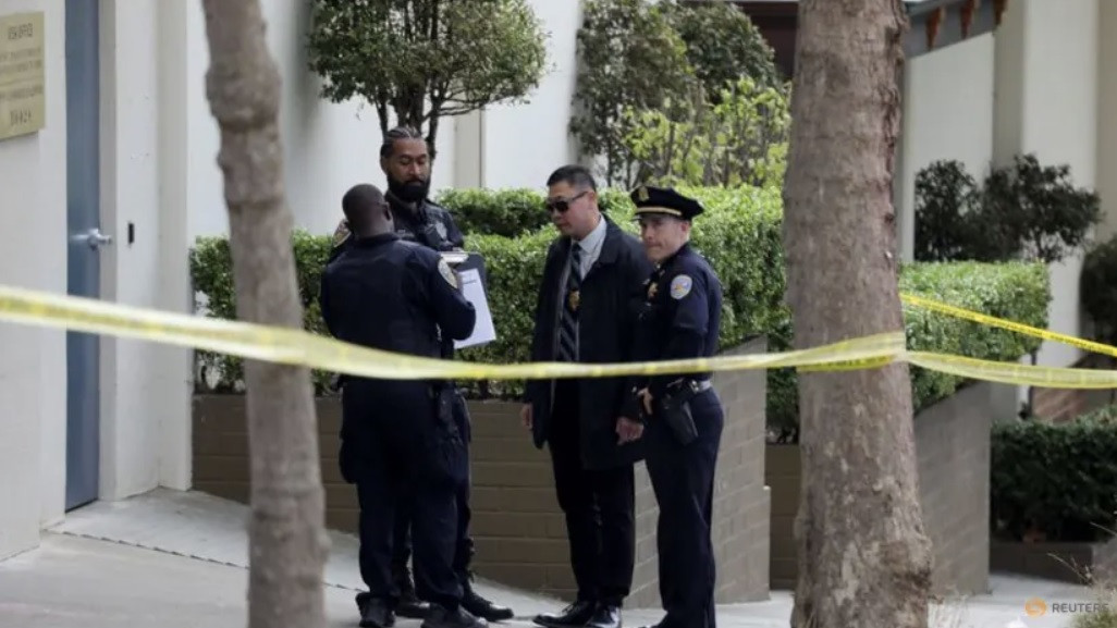 Cảnh sát làm nhiệm vụ ở hiện trường vụ việc. (Ảnh: Reuters) Cảnh sát làm nhiệm vụ ở hiện trường vụ việc. (Ảnh: Reuters)