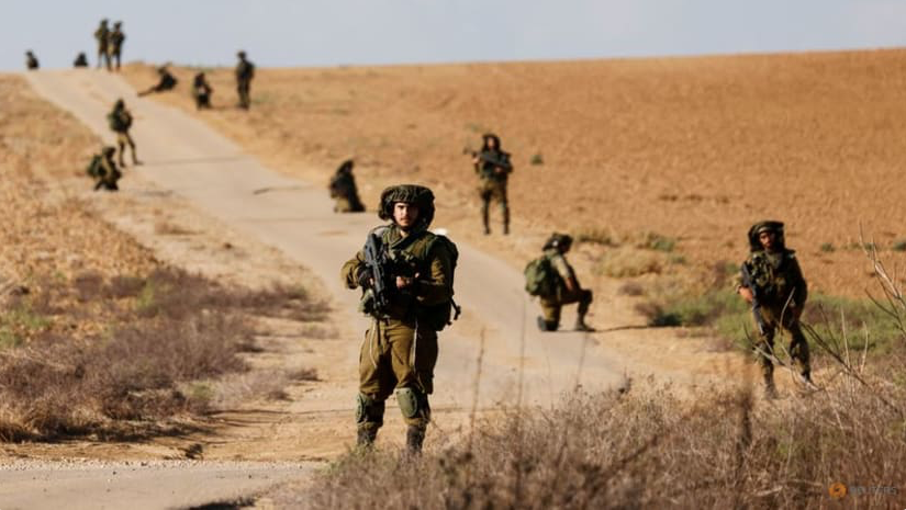 Binh lính Israel tuần tra ở khu vực gần biên giới giữa Israel với Dải Gaza ngày 19/10. (Ảnh: Reuters)