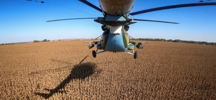 Các phi công Ukraine phải bay ở tầm thấp để tránh bị đối phương phát hiện. (Ảnh: Reuters)