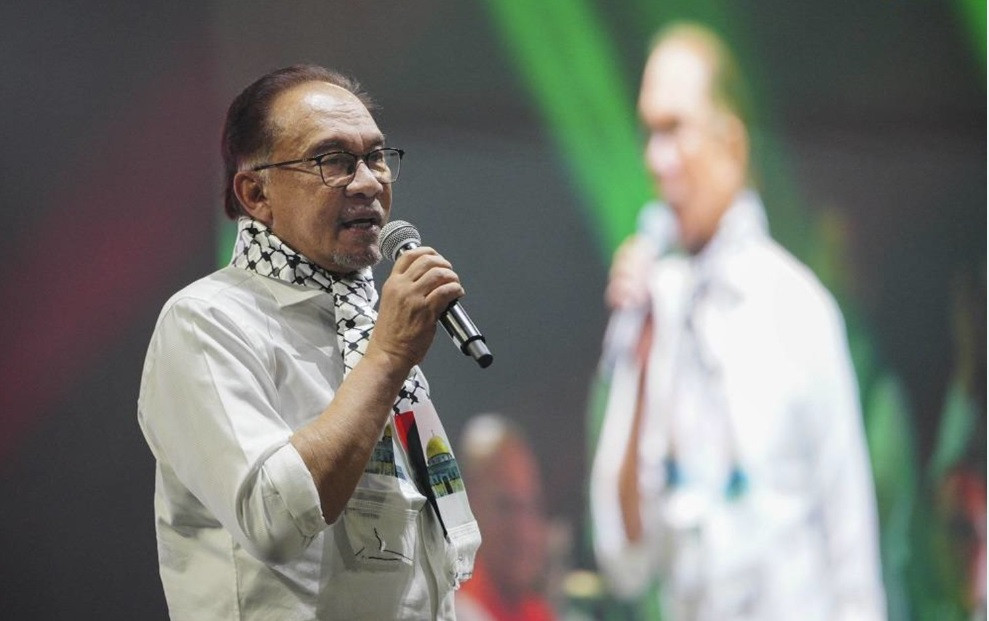 Thủ tướng Malaysia phát biểu tại sự kiện tập trung để ủng hộ người Palestine. (Ảnh: AP) Thủ tướng Malaysia phát biểu tại sự kiện tập trung để ủng hộ người Palestine. (Ảnh: AP)