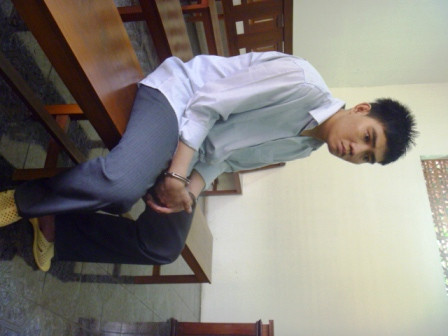 Đứa cháu bất lương, đê tiện ngơ ngẩn trước tòa