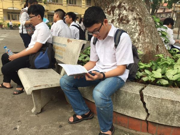 'Cam go' trong ngày đầu thi lớp 10 tại Hà Nội ảnh 8