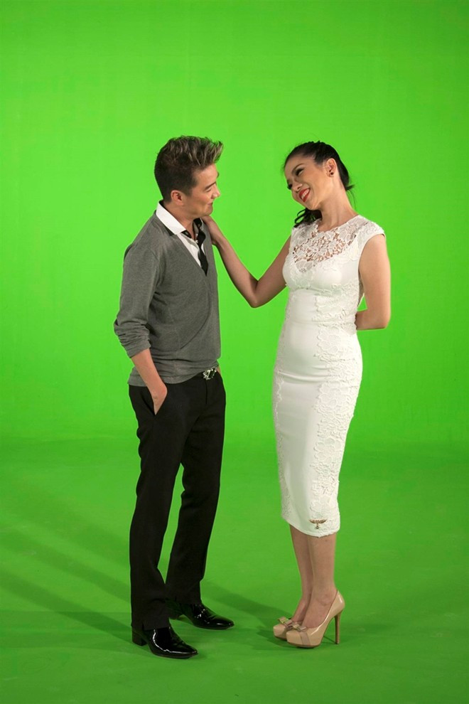 "Có quá nhiều khó khăn, tôi biết trước được điều đó, bởi vậy đã nhiều năm rồi cứ chuẩn bị, chần chừ rồi hoãn lại cho đến thời điểm này. Q Show sẽ là đêm diễn đền đáp tình cảm khán giả dành cho mình hơn 15 năm qua, một món quà lớn thật ý nghĩa mà tôi muốn tri ân khán giả”, Lệ Quyên chia sẻ.