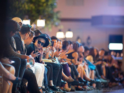 nhóm nhạc Hàn Quốc G–Dragon cũng đến theo dõi buổi biểu diễn